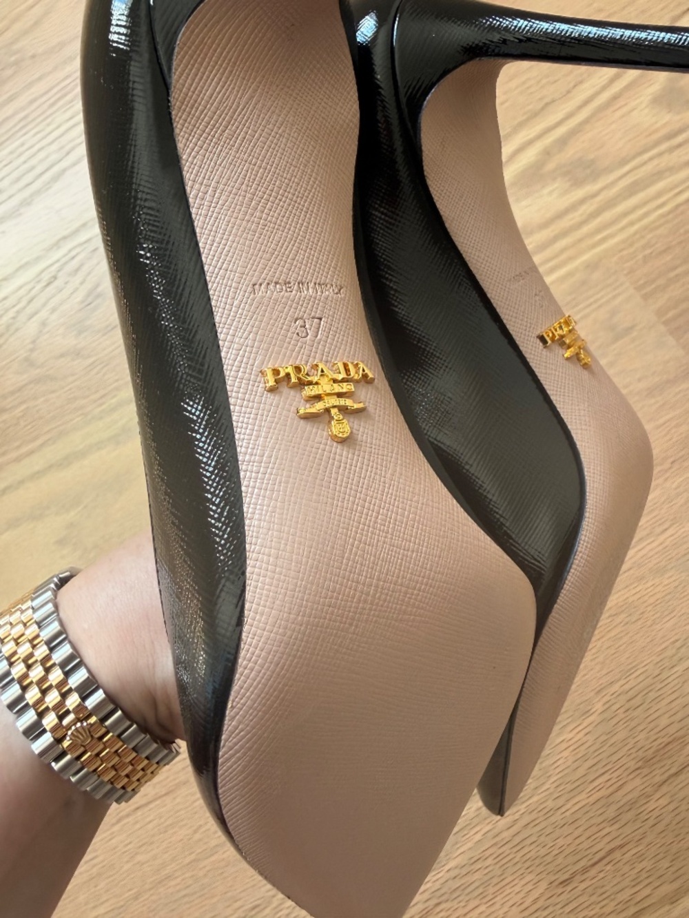 Prada - Picture 6 of 11